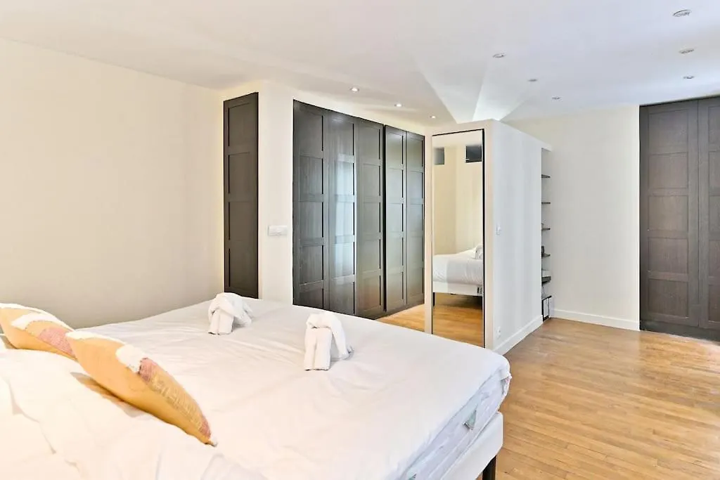 Grand Appartement Central Paris 150M2 - II 0*,